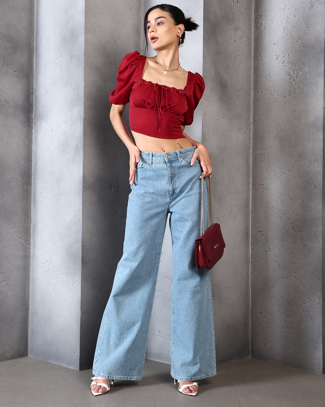 -1117Wx1400H-443319261-red-