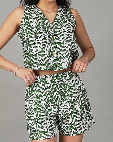 Shein Sleeveless Animal Print Waistcoat with Shorts Set