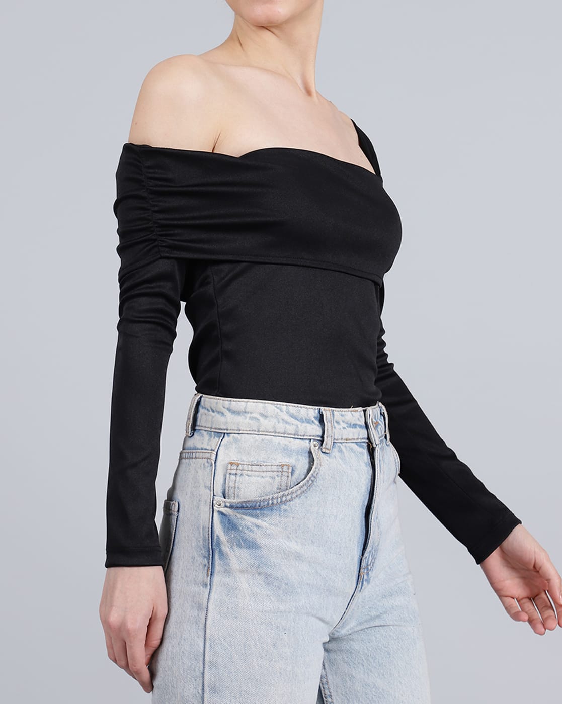 Epaulement 長袖　blk Jason Hoodie in Black/Pearl – SVRN