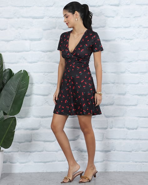 v neck printed skater dress Yours London Women's Plus Size White & Blue Floral Vneck Skater Dress Size 12