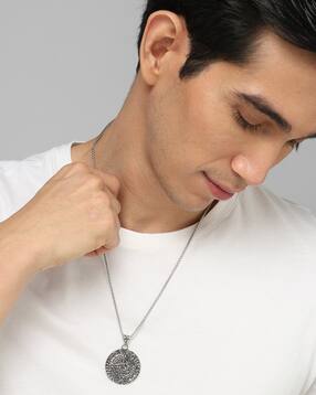 Shein Men Circular Medallion Chain with Engraved Symbolic Pattern-picture-51