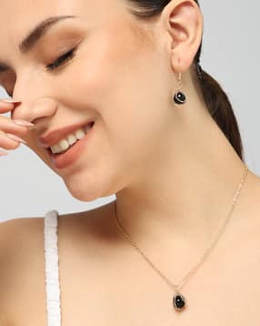 Shein Women Black Stone Pendant Necklace & Drop Earrings Set-picture-14