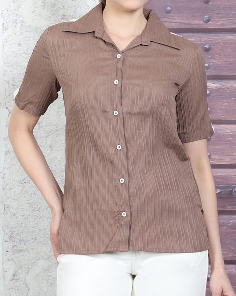 Product image of
                        Shein Shein Cutaway Collar Short Sleeve Lace
                        Panel Textured Shirt