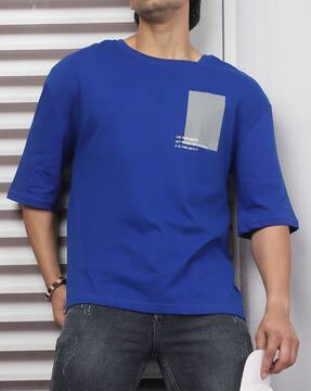 Shein Shein Men Relaxed Fit Drop Shoulder Typographic Placement Print Crew Tshirt