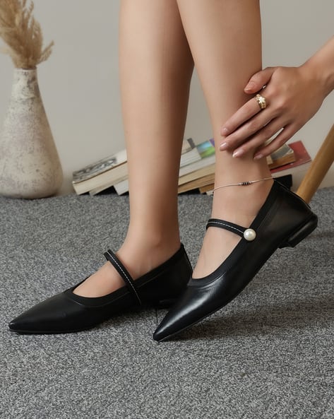 Buy Black Flat Shoes for Women by Shein Online | sheinindia.in