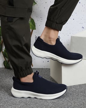 Shein Men Slip-On Round Toe Textured Walking Shoes-image-7