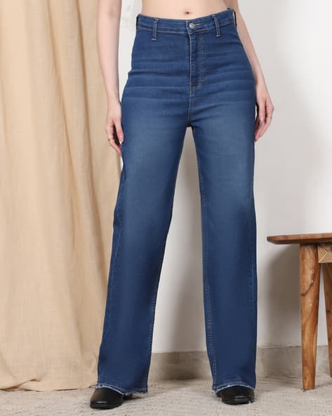 Product image of
                                                Shein Shein Frayed Hem
                                                Fly With Button Closure
                                                Mid Wash Jeans