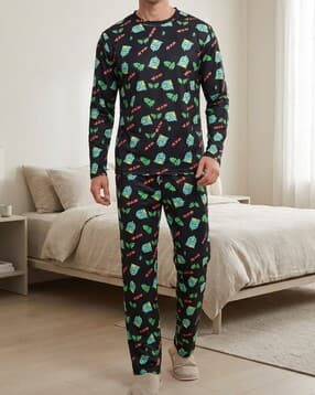Shein Full Sleeve Graphic Print Tshirt & Pyjama Set-picture-12