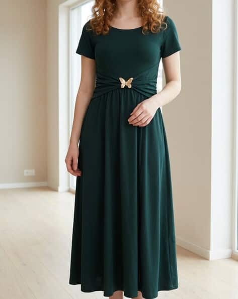green women's dress Short Sleeve Flex Clothing features:Apron, Lace-up Bodice, Traditional Bavarian Style 2X while supplies last. Stunning Black and White SU24Drops-family