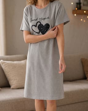 Shein Short Sleeves Heart Chest Print Nightshirt-picture-28