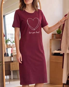 Shein Short Sleeve Heart Chest Print Nightshirt-picture-23