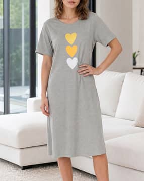 Shein Short Sleeves Heart Chest Print Nightshirt-picture-27