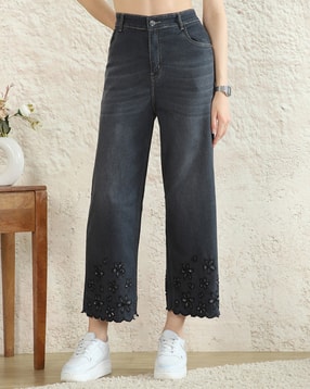 Shein Women Floral Embroidered Scalloped Trim Mid Wash Jeans-image-36
