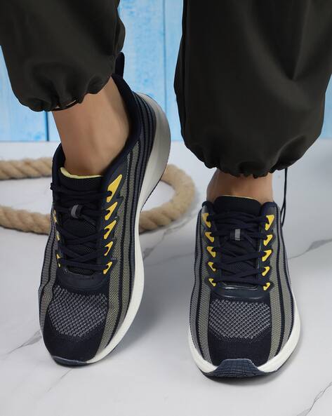 Shein Men Round Toe Lace Fastening Self Design Running Shoes