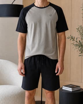 Shein Shein Men Raglan Short Sleeve Crew Tshirt & Shorts Lounge Set