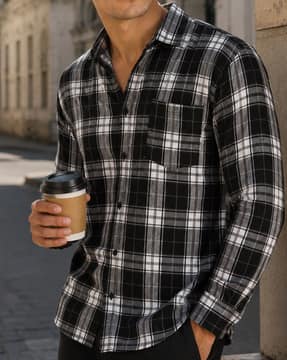 Shein Shein Men Spread Collar Checked Shirt With Chest Pocket