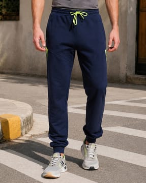 Shein Shein Men Activewear Low Rise Ankle Length Contrast Panelled Joggers