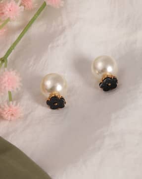 Shein Shein Women Floral Designed Pearl Detail Stud Earrings
