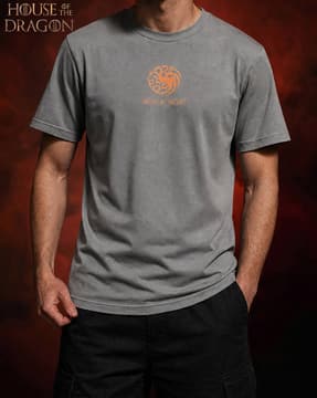 Shein Shein Men Short Sleeve House Of Dragon Chest Print Crew Tshirt