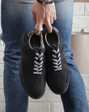 Shein Shein Men Lace Fastening Contrast Panelled Court Sneakers